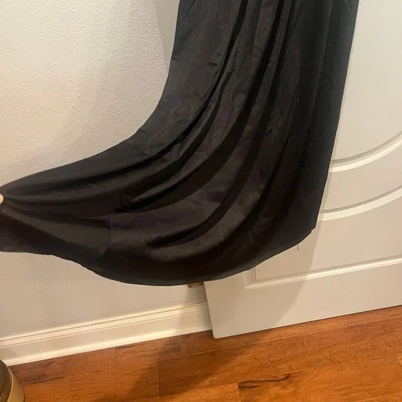 Vintage Black lace and satin nightgown with Red ribbon Details. So vampy! - Picture 7 of 10